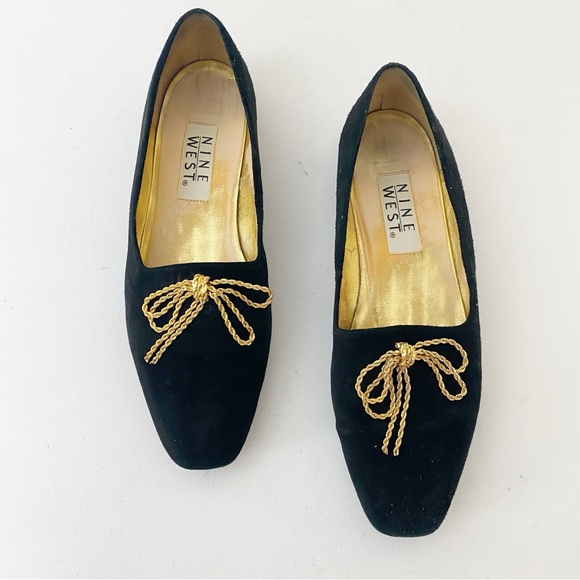 Vintage Nine West Black Gold Bow Flats Loafers Shoes Holiday - Picture 1 of 10